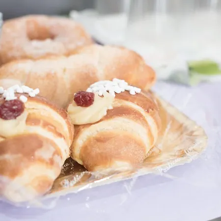 Oda ve Kahvaltı Starnone Bed&book 4*