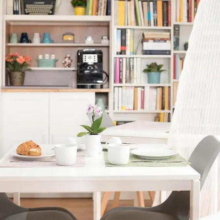 Starnone Bed&book فندق مبيت وإفطار نابولي